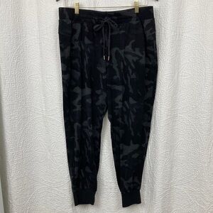 Calia Women’s Charcoal Camo Joggers sz Large